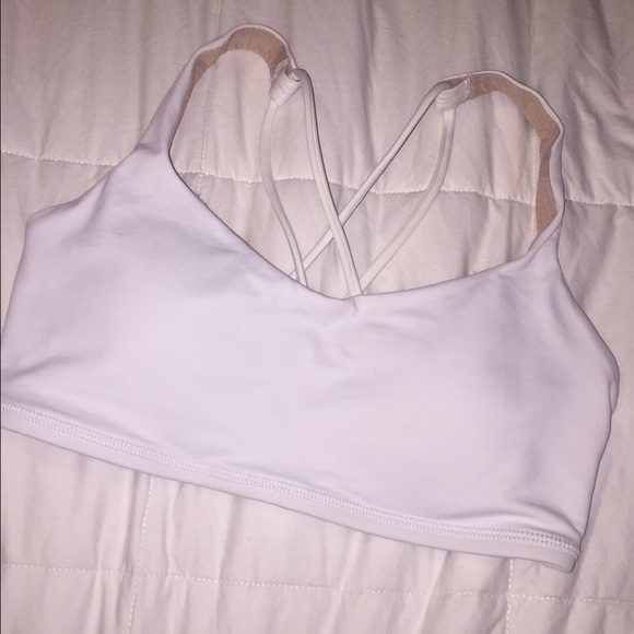 Lululemon free to be bra size 4 white