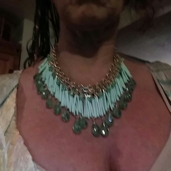 BRAND NEW BEADED NECKLACE - Picture 4 of 4