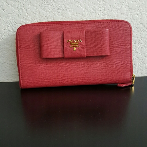 Prada authentic wallet