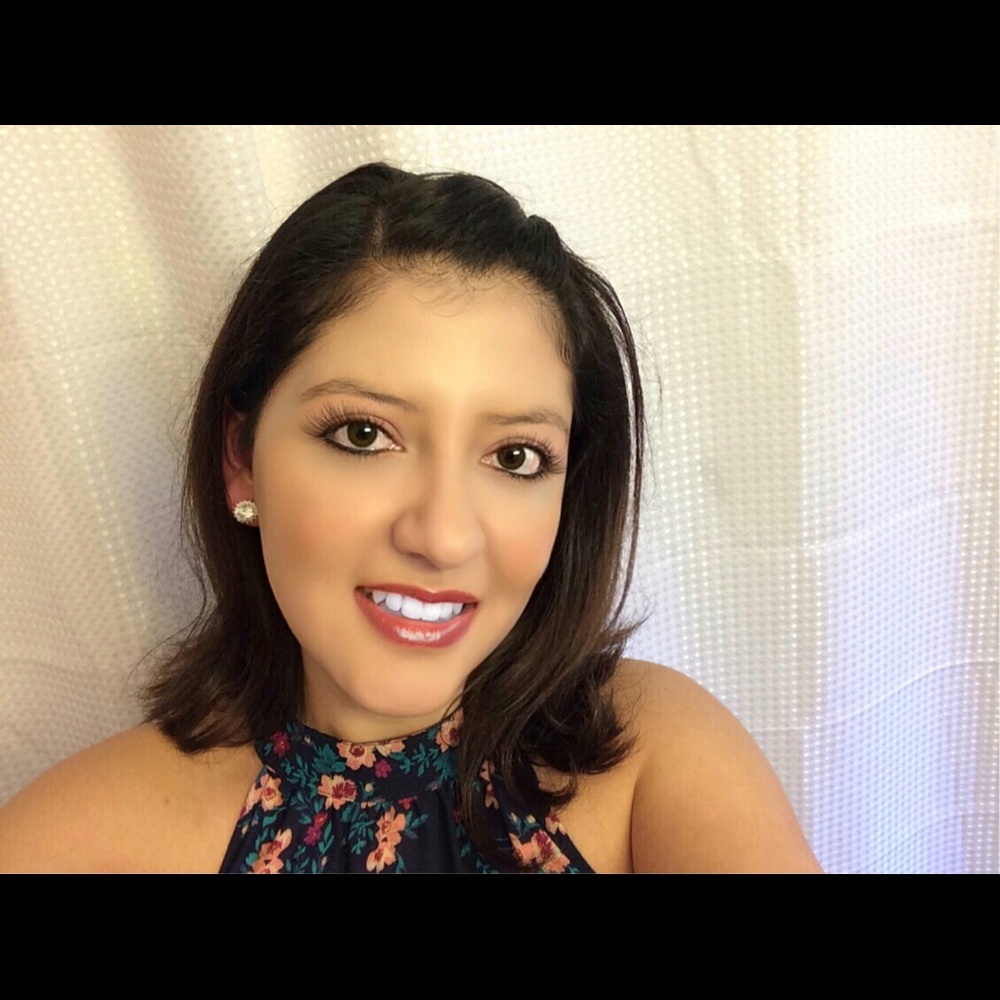 Meet your Posher, Mariela