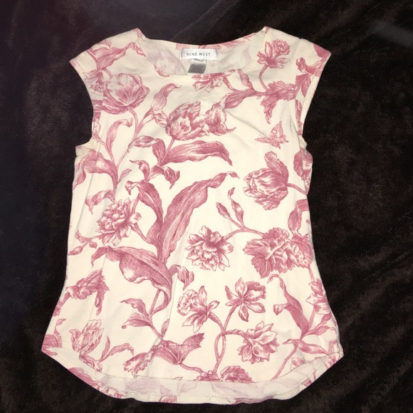 🌸Flowered top🌸