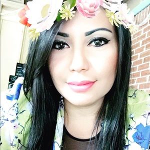 Meet your Posher, Candida