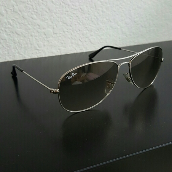 Ray Ban authentic Sunnies - Picture 1 of 1