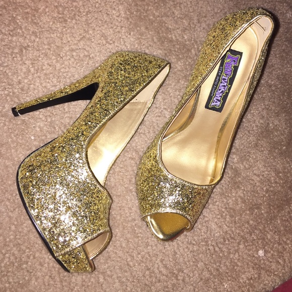 NWT Gold Glitter Heels