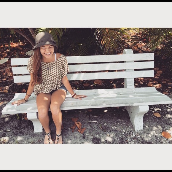 MEET YOUR POSHER🎀