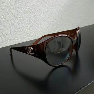 Chanel authentic sunnies