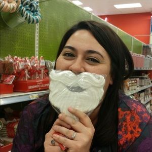 Meet your Posher, Dominique