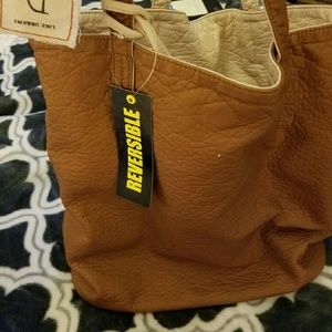 Reversible tote