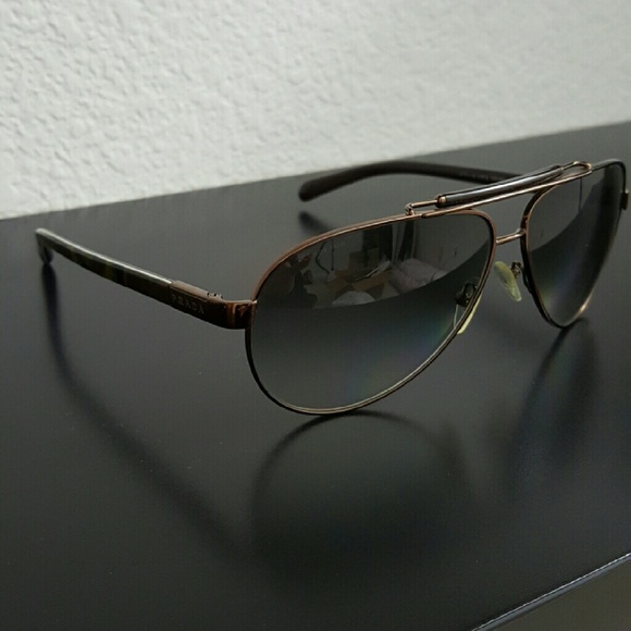 Prada authentic sunnies - Picture 1 of 4
