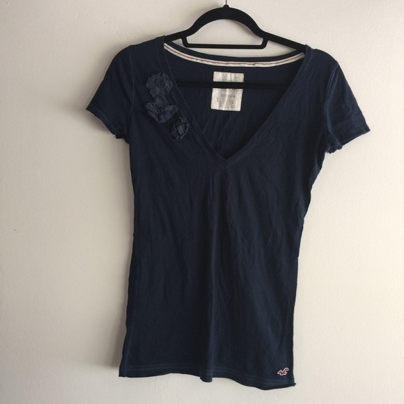 Navy Hollister V Neck T-Shirt - Small - Picture 2 of 3