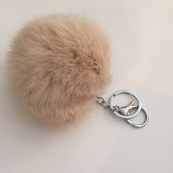 (slvr hrdwre) fur pom pom