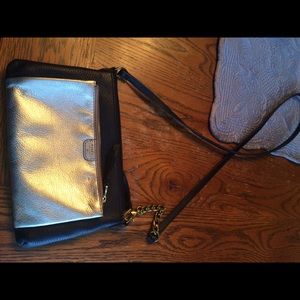 Gently Used Fossil Crossbody
