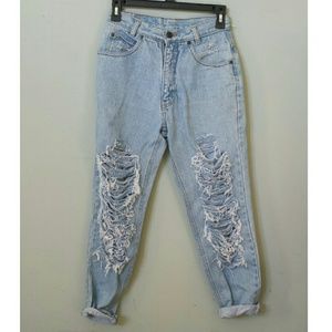 Destroyed high waisted Levi's