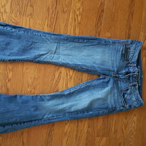 American eagle jeans size 6.