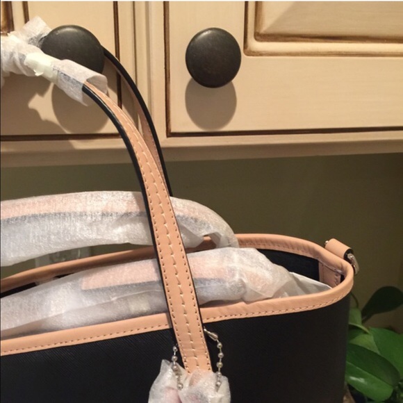 🎉3xHP🎉NWT Coach Metro Horse & Carriage Sm. Tote - Picture 3 of 3