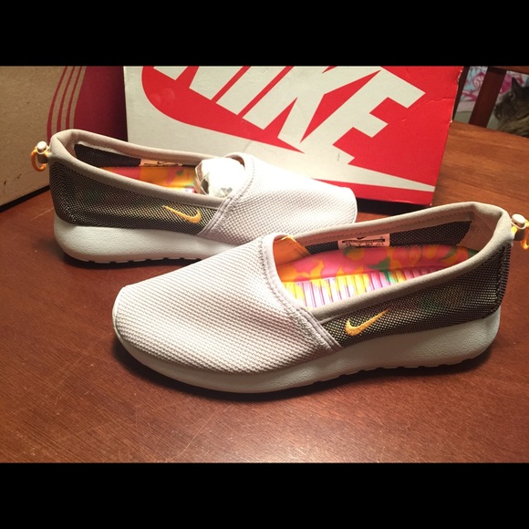 Sold in bundle NIKE