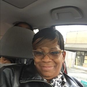 Meet your Posher, Iris