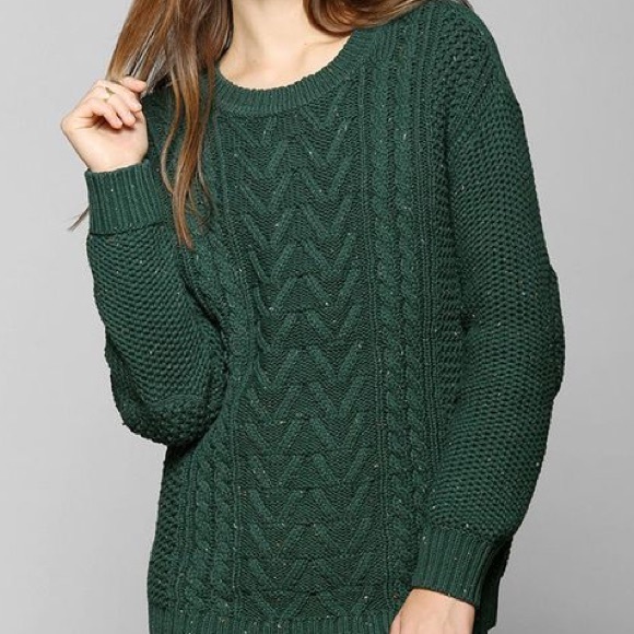 NWOT BDG Fall For You Cableknit Sweater