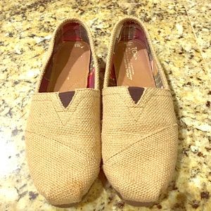 Burlap TOMS