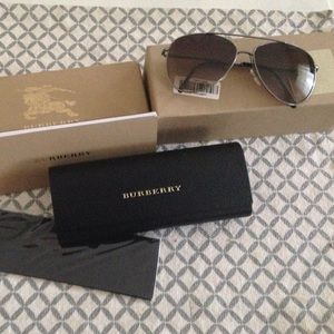 New in box Burberry aviator  sun glasses b3072