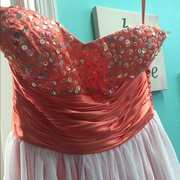 Prom dress - Picture 3 of 3