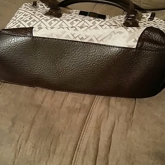 Handbag - Picture 3 of 4