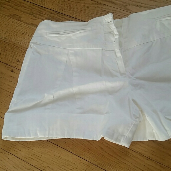 *Adorable Trina Turk cuffed shorts