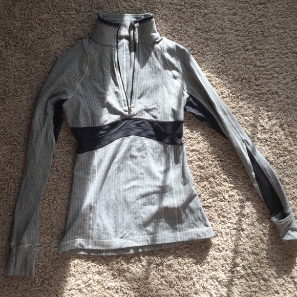 Lululemon run: half tilt pullover.