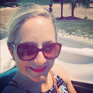 Meet your Posher, Tara