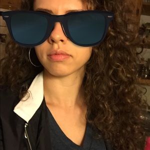 Meet your Posher, Yesenia