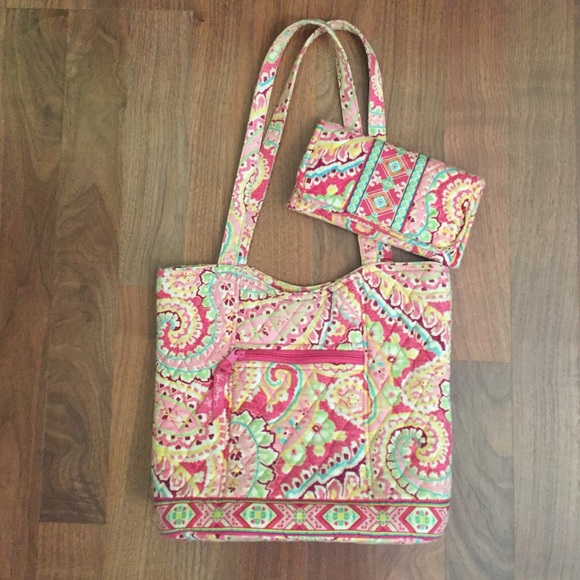 Vera Bradley Handbags - Vera Bradley purse and wallet