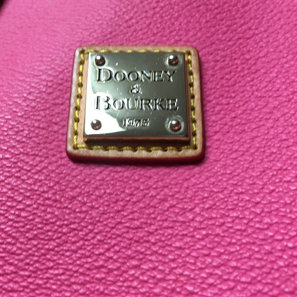 Dooney & Bourke hand bag,