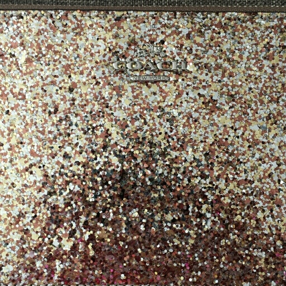 Nwt Coach Glitter Wristlet - Picture 2 of 4