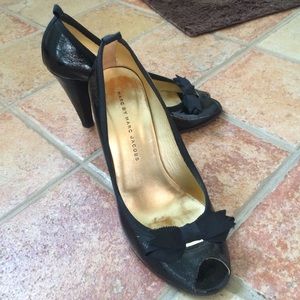 Black patent pumps with ribbon trim