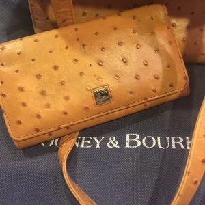 Dooney & BOURKE wallet