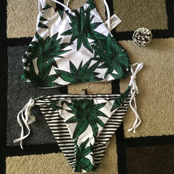 Super sexy two piece Rhea bikini set - Picture 2 of 3