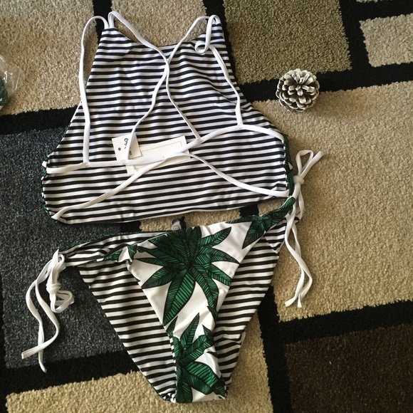 Super sexy two piece Rhea bikini set - Picture 3 of 3