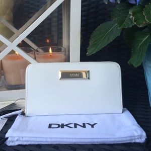 💥🆕 DKNY WALLET-WHITE