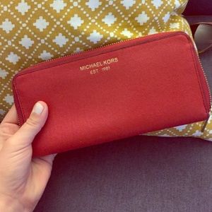 Red Michael Kors Signature Wallet Style E-1109