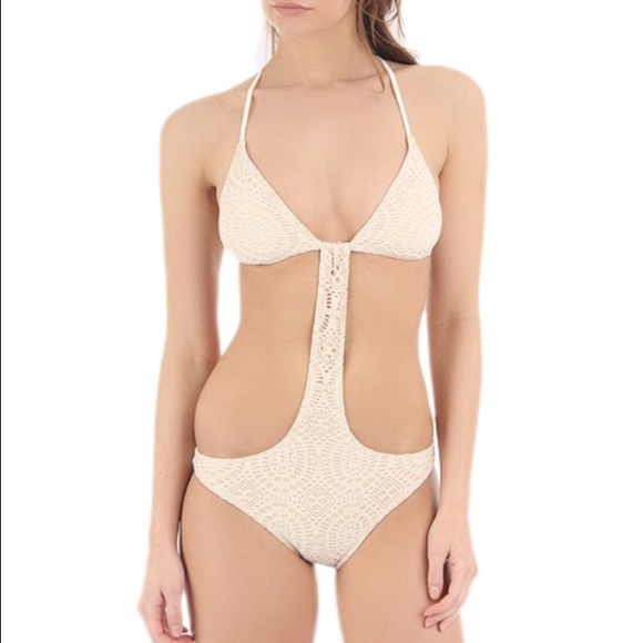 BRAND NEW ONE PEICE SWIMSUIT FROM BILLA BONG