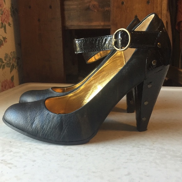 Not rated heel with strap