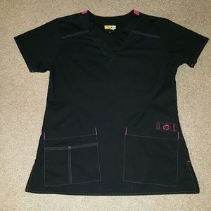 SCRUB TOP - WONDER WINK stretch - BLACK (sz Small)