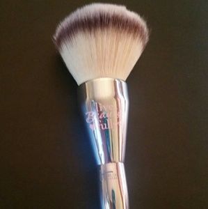 It Cosmetics All-Over Powder Brush (#211)