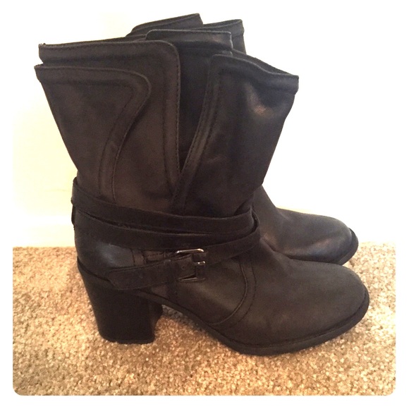 BCBG black leather size 9 bekki heeled Moto boots