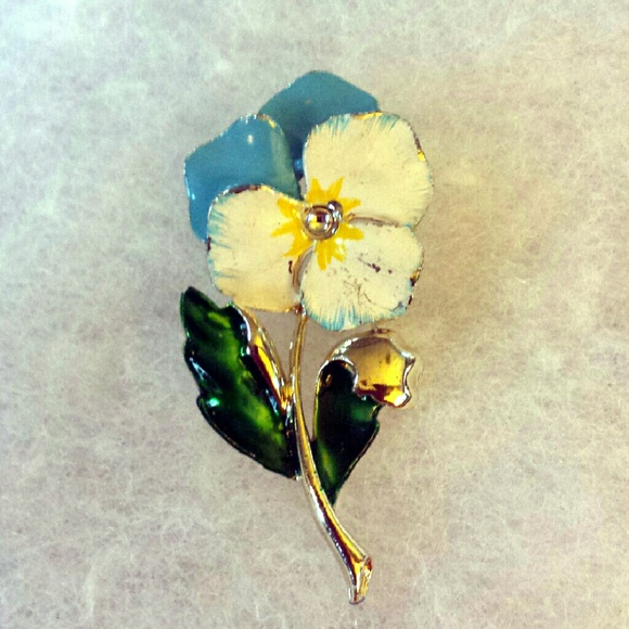 Vintage jewelry pin, signed Gerrys