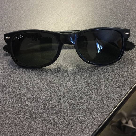 Ray ban authentic