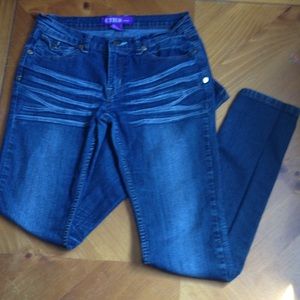 G.TTON distressed skinny jeans! In perfect cond!