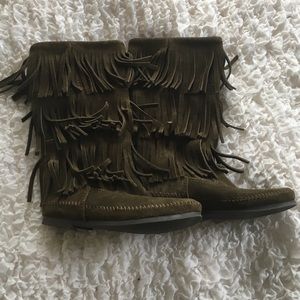Minnetonka Moccasin Fringe Boots