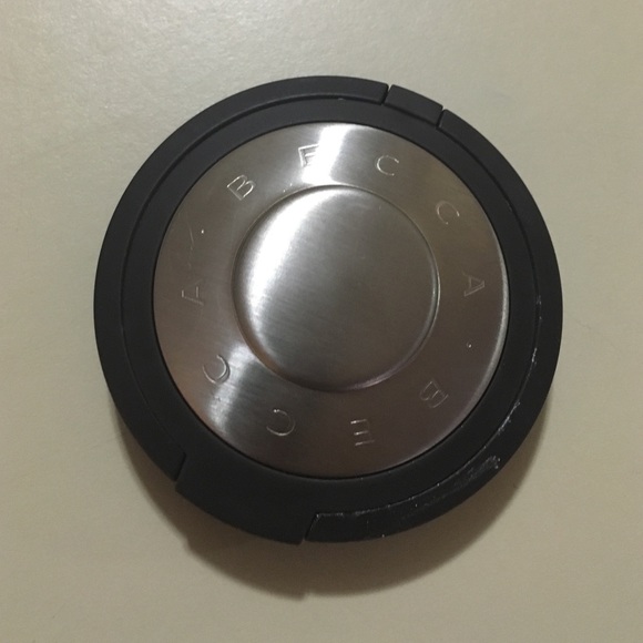 Becca Pearl shimmering skin perfector - poured