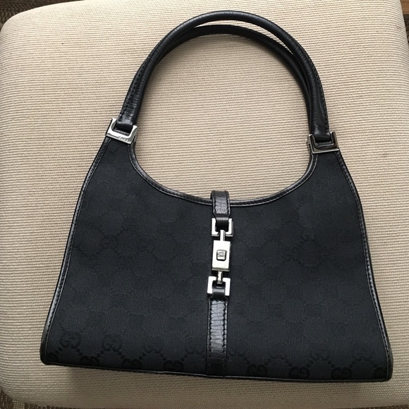 Authentic GUCCI Signature hand bag